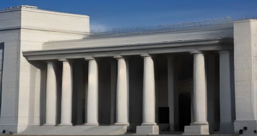 Federal Judge Blocks Kennedy Center Board From Displaying Trump Name - Report Photo