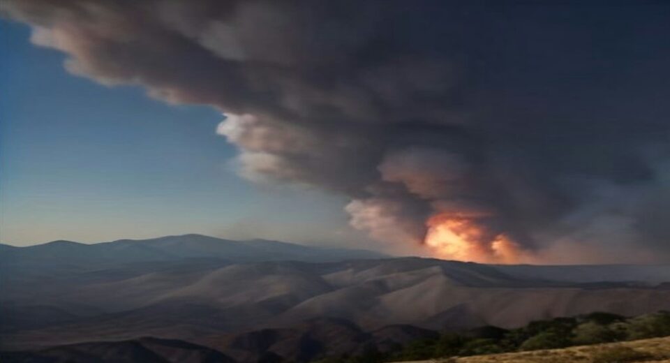 SoCal Wildfires Explode as Powerful Santa Ana Winds Force Mass Evacuations - Report Photo